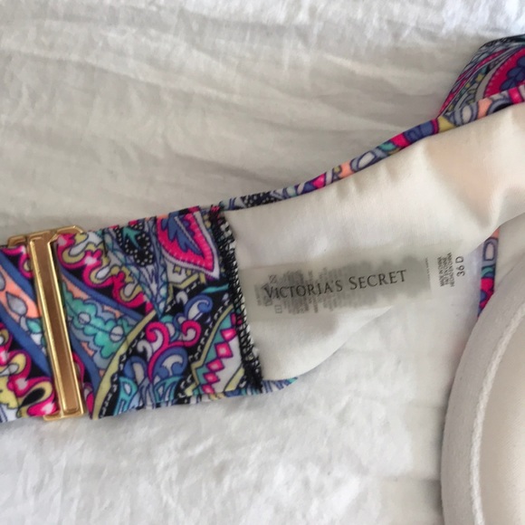 Like new 36D Victoria secret bikini halter top - Picture 5 of 5